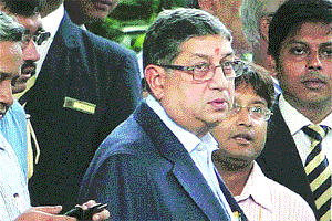 शिस्तपालन समितीचे अध्यक्षस्थान श्रीनिवासन यांनी भूषवले शिस्तपालन समितीचे अध्यक्षस्थान श्रीनिवासन यांनी भूषवले