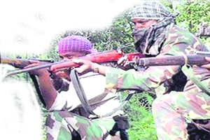 अटकेतील तरुणांचा नक्षलवाद्यांशी संबंध नाही अटकेतील तरुणांचा नक्षलवाद्यांशी संबंध नाही