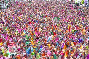 रोजगार द्या, कुपोषण रोखा..! रोजगार द्या, कुपोषण रोखा..!