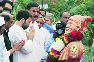 राष्ट्रवादी नको, तर तीनशे जागा हव्यात! राष्ट्रवादी नको, तर तीनशे जागा हव्यात!