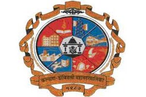 पालिका सभेत सेना नगरसेवकांमध्ये हाणामारी पालिका सभेत सेना नगरसेवकांमध्ये हाणामारी