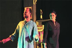 स्वसापळ्यात अडकलेलं धादांत खैरलांजी