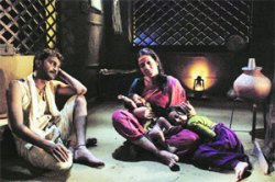 जळजळीत वास्तवावर प्रकाशझोत