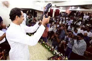‘माझा छंद दिवसाढवळ्या करण्याजोगा!’ – उद्धव ठाकरे