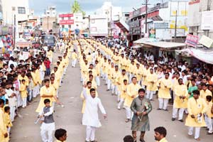 सोलापुरात नवरात्रौत्सवास भक्तिमय वातावरणात प्रारंभ सोलापुरात नवरात्रौत्सवास भक्तिमय वातावरणात प्रारंभ