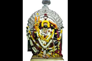 कमलाभवानीच्या नवरात्रोत्सवास सुरुवात कमलाभवानीच्या नवरात्रोत्सवास सुरुवात
