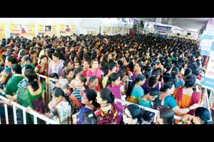 महालक्ष्मी मंदिरातील दर्शन यंदा झाले सुकर