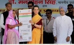 आधार कार्डावरील निकालात सुधारणेसाठी केंद्र सरकारची याचिका