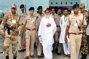 गुजरातमध्ये आसाराम बापूंच्या आश्रमाचा काही भाग जाळला गुजरातमध्ये आसाराम बापूंच्या आश्रमाचा काही भाग जाळला