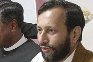 प्रजापती चकमक : जावडेकर यांची कबुली