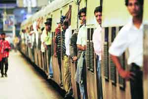 रेल्वे प्रवास दरात वाढ; नवे दरपत्रक..