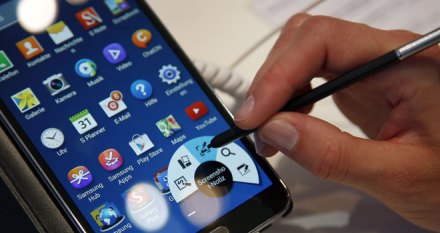 स्मार्टफोनने वाढतोय लठ्ठपणा? स्मार्टफोनने वाढतोय लठ्ठपणा?
