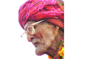 वृद्धाश्रमाकडे जाण्याचे प्रमाण ३०-३५ टक्क्य़ांनी वाढले
