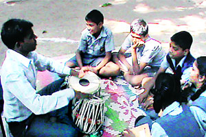 एकमेकां साहय़ करती सव्यंग-अव्यंग एकमेकां साहय़ करती सव्यंग-अव्यंग