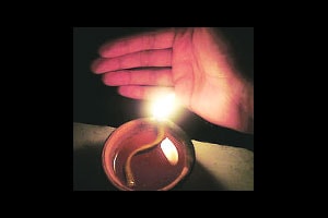 आपापला देव मनातच बसवावा