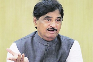 मुंडेचा फैसला सोमवारी! मुंडेचा फैसला सोमवारी!