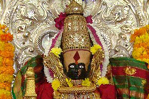महाराष्ट्रारातील शक्तीपीठे : करवीर निवासिनी महालक्ष्मी महाराष्ट्रारातील शक्तीपीठे : करवीर निवासिनी महालक्ष्मी