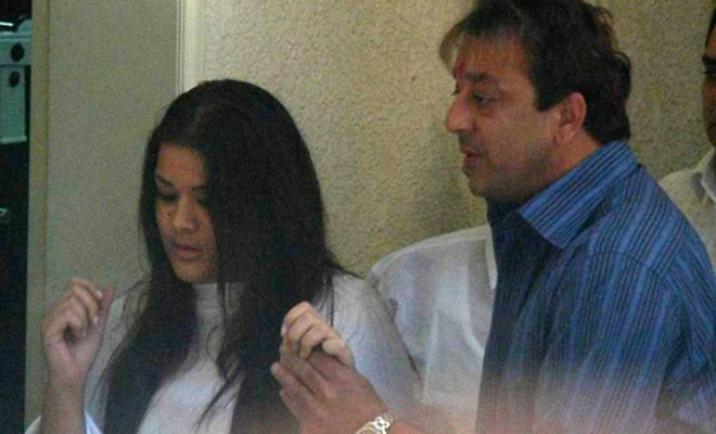 संजय दत्तची कन्या त्रिशाला म्हणते बॉलिवूडमध्ये रस नाही संजय दत्तची कन्या त्रिशाला म्हणते बॉलिवूडमध्ये रस नाही