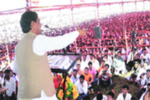 ‘येत्या निवडणुकीत मस्ती जिरवू’ – मुंडे ‘येत्या निवडणुकीत मस्ती जिरवू’ – मुंडे