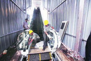मोनोरेल स्थानकांसाठी युद्धपातळीवर ‘सॅटिस’ची लगबग! मोनोरेल स्थानकांसाठी युद्धपातळीवर ‘सॅटिस’ची लगबग!