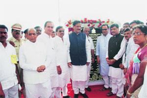 सिंचन प्रकल्पांसाठी केंद्राने २५ हजार कोटी द्यावेत सिंचन प्रकल्पांसाठी केंद्राने २५ हजार कोटी द्यावेत