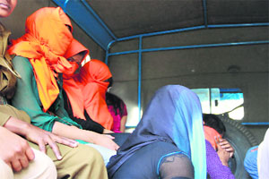 किरकिटवाडीतील लॉजमधील सेक्स रॅकेट उघडकीस किरकिटवाडीतील लॉजमधील सेक्स रॅकेट उघडकीस