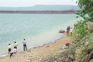 नीरा नदीत बुडून दोघांचा मृत्यू नीरा नदीत बुडून दोघांचा मृत्यू