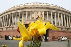 सार्वजनिक प्रकल्पांची माहिती संकेतस्थळांवर टाकण्याचे आदेश