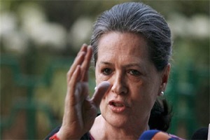 सोनियांच्या स्पष्टीकरणाची भाजपची मागणी सोनियांच्या स्पष्टीकरणाची भाजपची मागणी