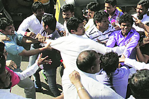 टपोरींचे माहेरघर! टपोरींचे माहेरघर!
