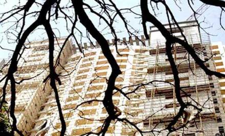 ‘आदर्श’बद्दल चौकशी समितीही ‘जातीयवादी’च?