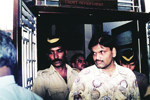 इस्त्रीदेखील खराब झाली नाही.. इस्त्रीदेखील खराब झाली नाही..