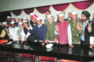पहले ‘आप’.. ‘पहले आप’मध्ये दिल्लीत राष्ट्रपती राजवट ?