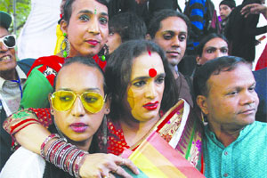 समलिंगी गुन्हेगारच समलिंगी गुन्हेगारच