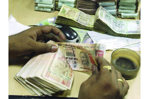 अकोल्यात २ कोटींच्या बनावट नोटा चलनात? अकोल्यात २ कोटींच्या बनावट नोटा चलनात?