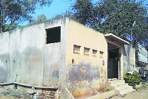 मेळा बस स्थानकात भलताच ‘टोल’ मेळा बस स्थानकात भलताच ‘टोल’
