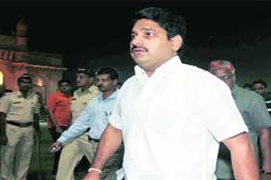 ‘आई-वडिलांचा सांभाळ करण्यासाठी कायदा करावा लागणे हे दुर्दैवी’ ‘आई-वडिलांचा सांभाळ करण्यासाठी कायदा करावा लागणे हे दुर्दैवी’