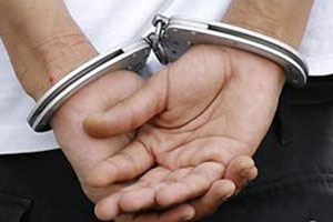 एटीएसने लहानगीच्या पैशाचा गल्लाही फोडून नेला एटीएसने लहानगीच्या पैशाचा गल्लाही फोडून नेला