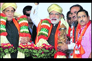कलम ३७० बरोबर काश्मिरी पंडितांच्या वेदनेवर चर्चा व्हावी