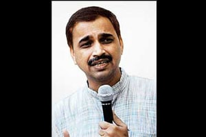 अण्णांची चळवळ ‘हायजॅक’ करण्याचा ‘आप’चा प्रयत्न – विश्वंभर चौधरी अण्णांची चळवळ ‘हायजॅक’ करण्याचा ‘आप’चा प्रयत्न – विश्वंभर चौधरी