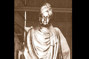 विवेकानंदांच्या पूर्णाकृती पुतळय़ाचे आज लोकार्पण विवेकानंदांच्या पूर्णाकृती पुतळय़ाचे आज लोकार्पण