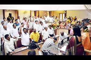 रस्त्यांचे पुनर्मूल्यांकन मगच परतफेड रस्त्यांचे पुनर्मूल्यांकन मगच परतफेड
