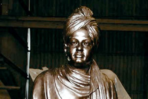 लोकसहभागातून विवेकानंद पुतळ्याचे १२ला लोकार्पण लोकसहभागातून विवेकानंद पुतळ्याचे १२ला लोकार्पण