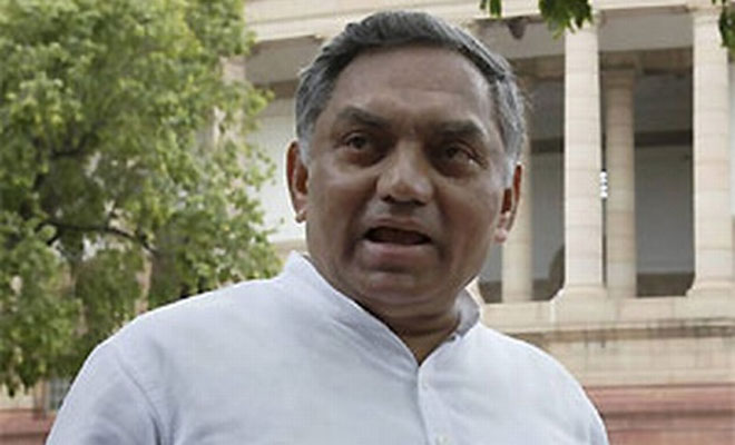 आर्थिक निकषांवर आरक्षण हवे-द्विवेदी आर्थिक निकषांवर आरक्षण हवे-द्विवेदी