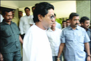 घरकुल खटल्याचे कामकाज आता धुळे न्यायालयात घरकुल खटल्याचे कामकाज आता धुळे न्यायालयात