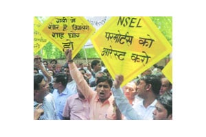 ९८०० पानांचे आरोपपत्र दाखल; आरोपींच्या यादीत जिग्नेश शाह मात्र नाही! ९८०० पानांचे आरोपपत्र दाखल; आरोपींच्या यादीत जिग्नेश शाह मात्र नाही!
