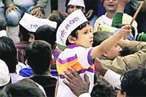 मध्यमवर्गाला कत्रेपण देणारे राजकारण