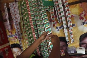 गुटखा जप्तीच्या कारवाईवर प्रश्नचिन्ह गुटखा जप्तीच्या कारवाईवर प्रश्नचिन्ह