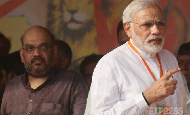 पाळतप्रकरणी मोदींविरोधात तक्रार दाखल करण्यास गुजरात पोलिसांचा नकार पाळतप्रकरणी मोदींविरोधात तक्रार दाखल करण्यास गुजरात पोलिसांचा नकार