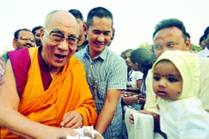 बौद्ध धर्माच्या तत्त्वज्ञानाची माहिती प्रत्येकाला हवी – दलाई लामा